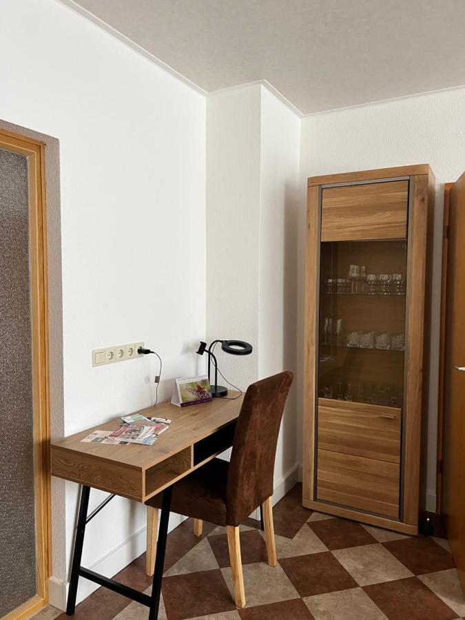 Sehr Schoene Wohnung,Komplett Neu Eingerichtet Limabach - Oberfrohna Eksteriør bilde